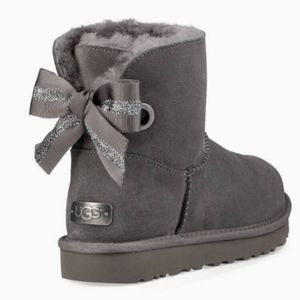 UGG customizable Bailey Bow. Size 9 EUC
